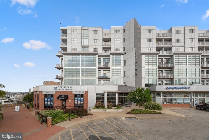 Building Photo - 2702 Lighthouse Pt E