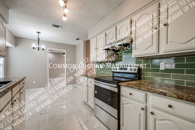 Building Photo - 2729 Dukeswood Dr