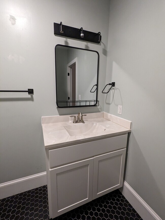 Building Photo - 504 Arch St