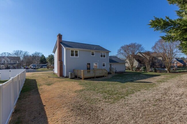 Building Photo - 35 Fox Run Ln