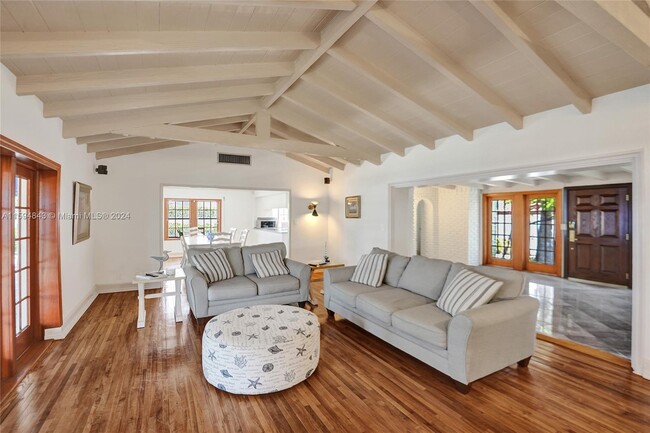 Building Photo - 609 Isle of Palms Dr