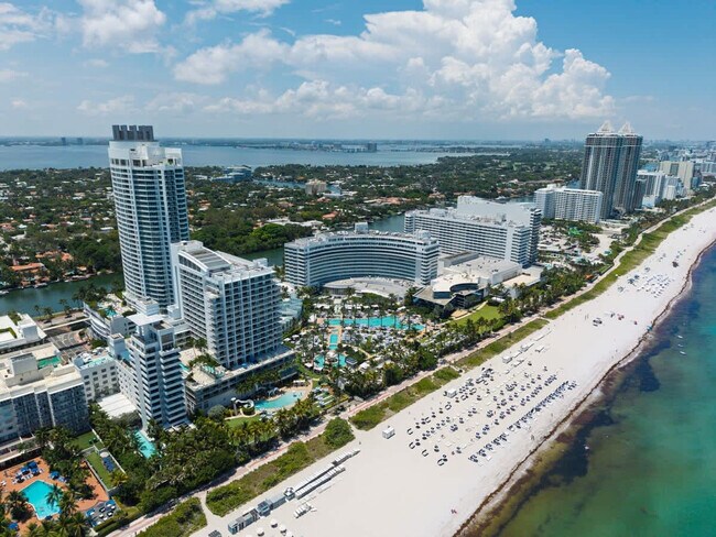 Building Photo - 4401 Collins Ave