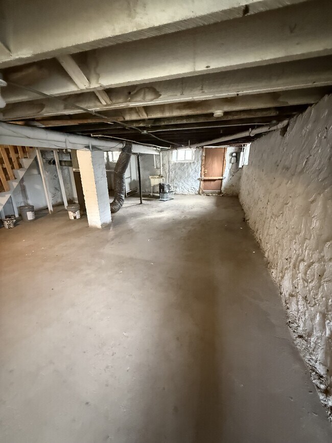 Building Photo - 501 Lyndhurst St