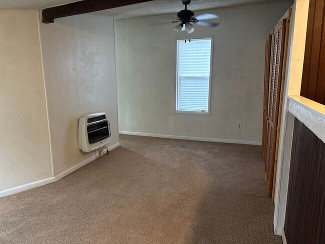 Building Photo - Spacious 2+ Bedroom Apartment-York City SD