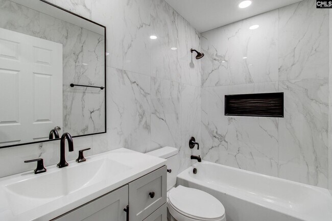 Building Photo - 2327 Willow St