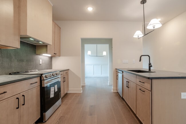 Building Photo - 979 Dozier Pl