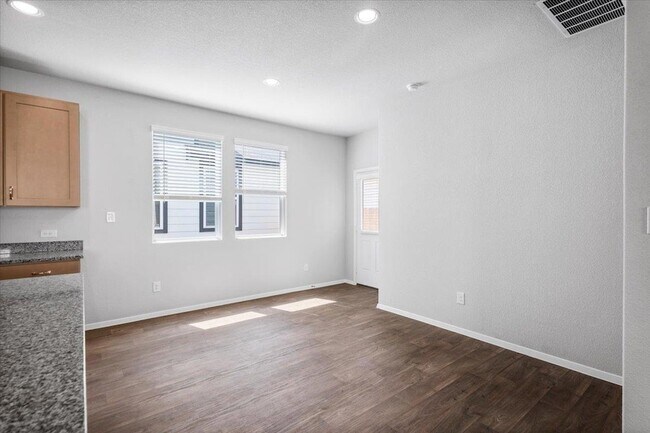 Building Photo - 2607 Totley Rd