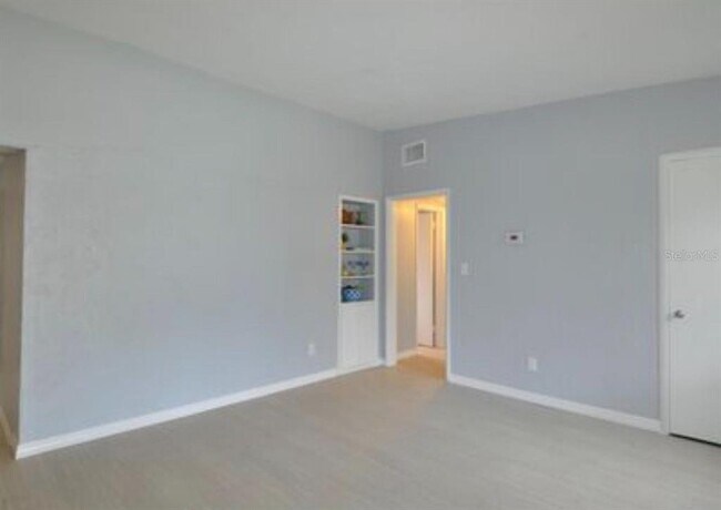 Building Photo - 1332 Hillcrest Dr