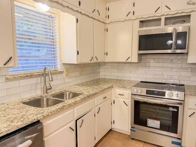 Building Photo - 5011 Rock Point St