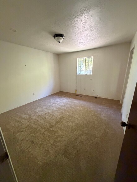 Building Photo - 1603 Ben San Ave