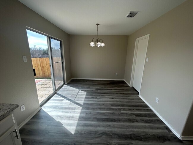 Building Photo - **MOVE IN SPECIAL** COMING SOON* Desirable Location In Cibolo! Spacious Home with Loft & Fenced B...