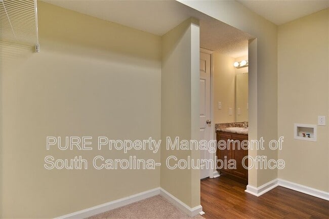 Building Photo - 515 Menlo Dr