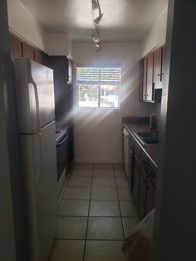 Building Photo - 3560 N Tucson Blvd