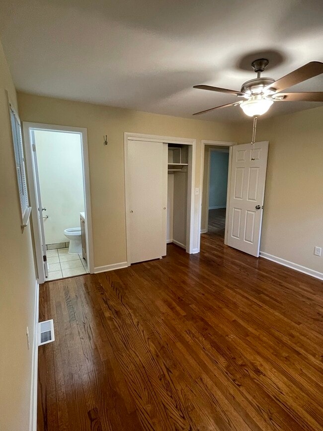 Building Photo - 406 Bryan St