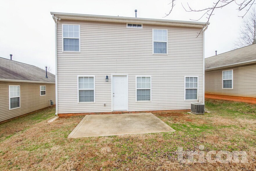 Building Photo - 107 Tanyard Ln