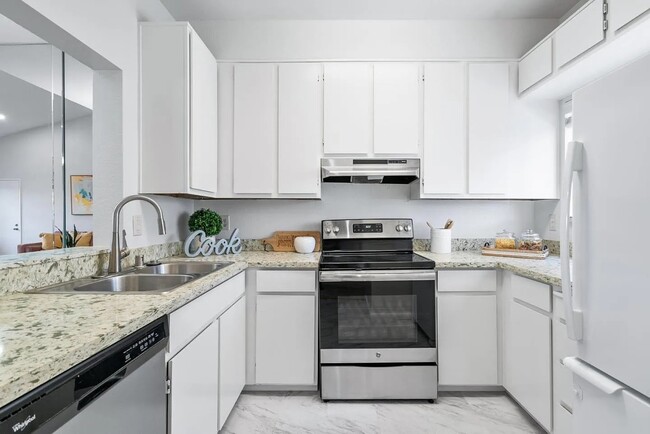 Building Photo - Don’t Miss Out – Beautiful Unit  Available