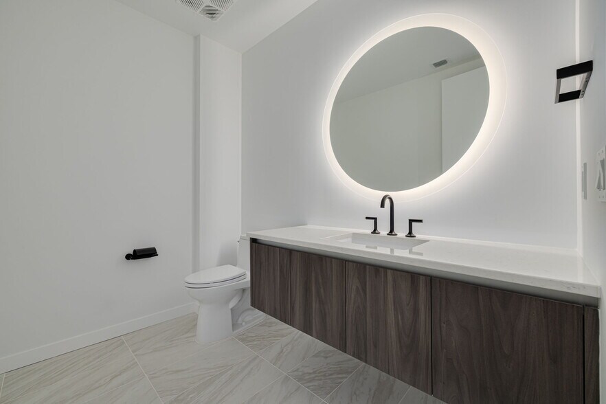 Building Photo - 777 3rd Ave N