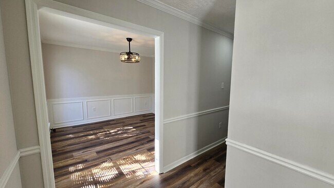 Building Photo - 123 Moss Creek Dr