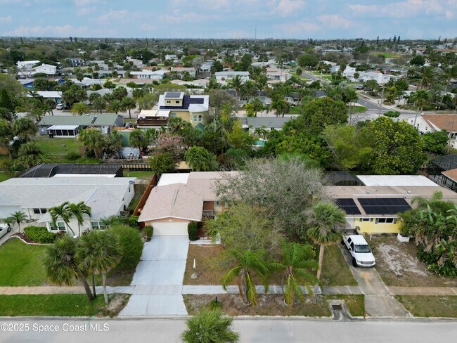 Building Photo - 1202 Yacht Club Blvd