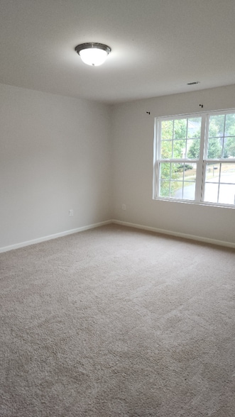 Building Photo - 2633 Taton Ct