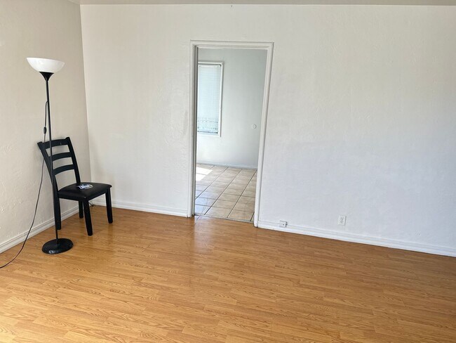 Building Photo - 7108