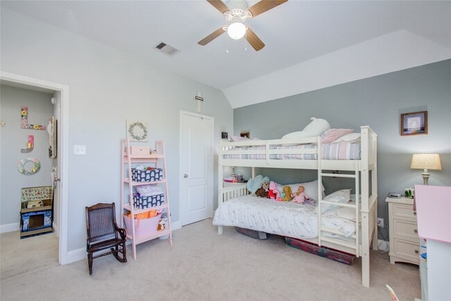 Building Photo - 19 Canterborough Pl