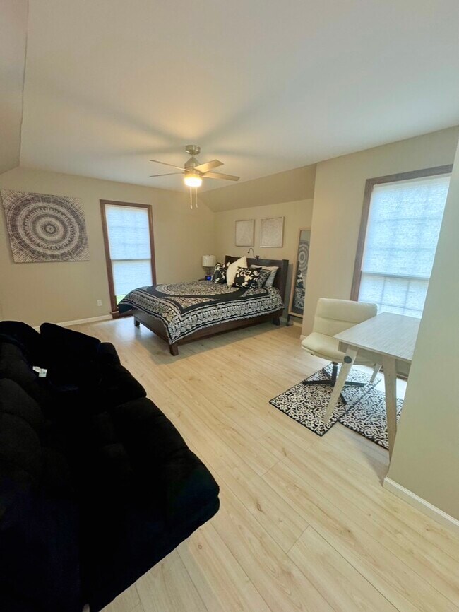 Building Photo - 61 Southgate Course