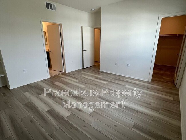 Building Photo - 1475 Suwerte Ave