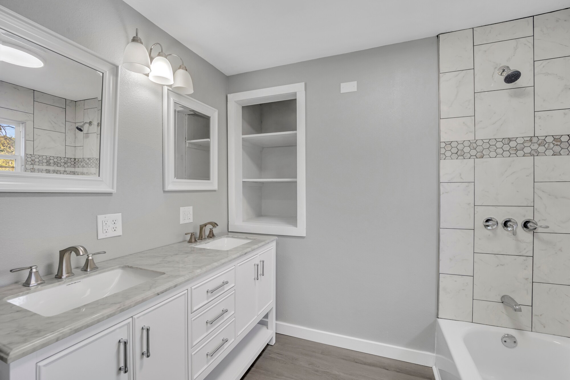 Building Photo - 4255 State Highway 323 W