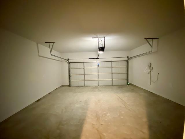 Building Photo - 615 Metallic Tree Ln