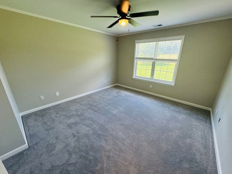 Building Photo - 449 Sanders Ln