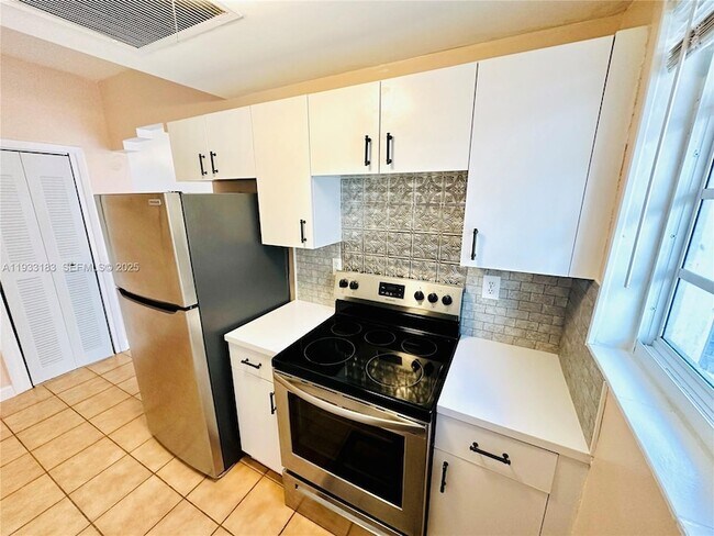 Building Photo - 540 15th St