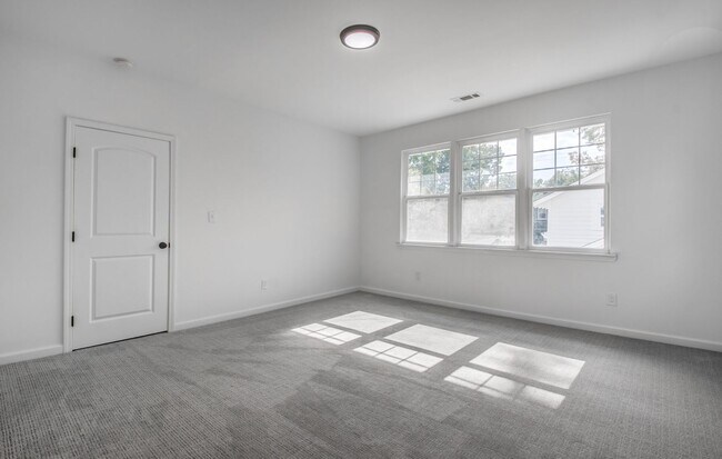 Building Photo - Elegant Midtown Memphis Single-Family Home...