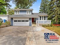Building Photo - 4-Bed, 3-Bath Tri-Level in Prime Location