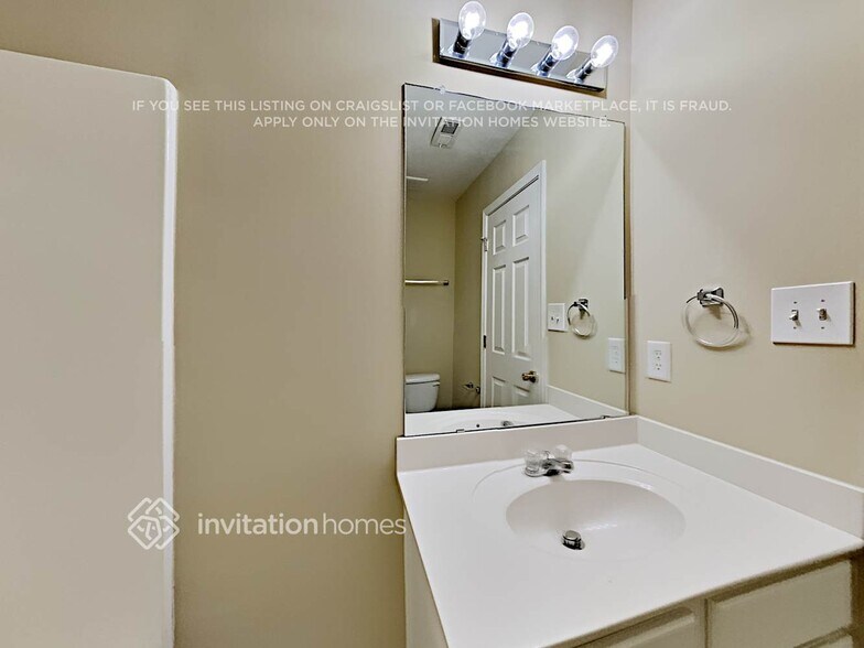 Building Photo - 3401 Paxton Ridge Dr