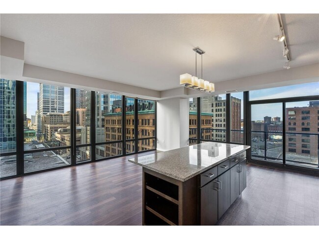 Primary Photo - 497 S Marquette Ave
