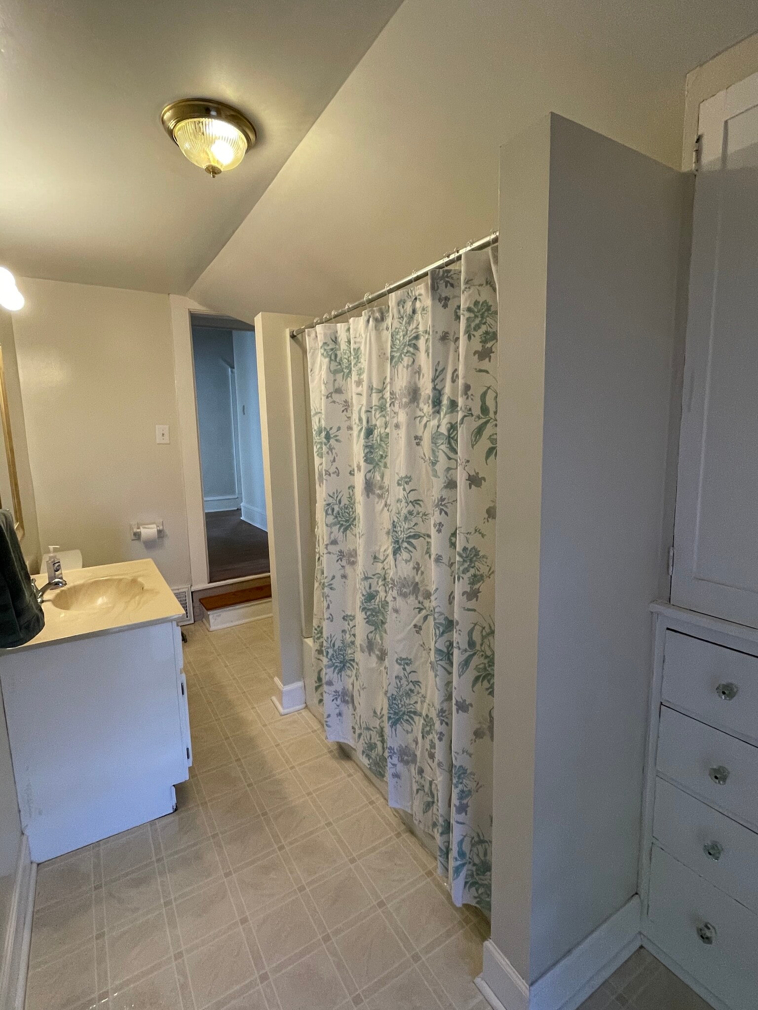 Building Photo - 407 Grace St