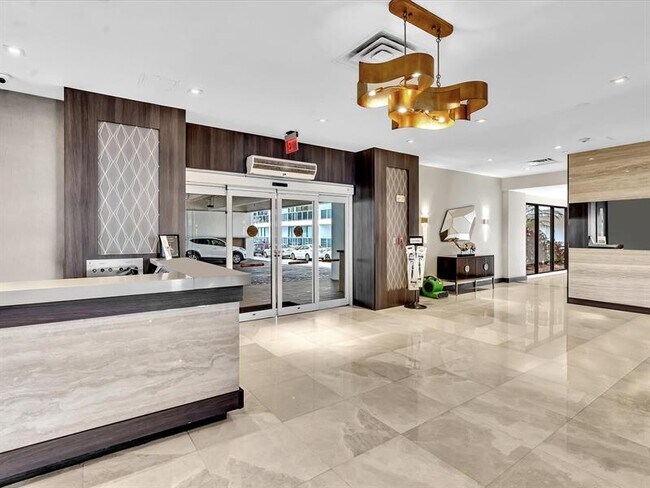 Building Photo - 20515 E Country Club Dr