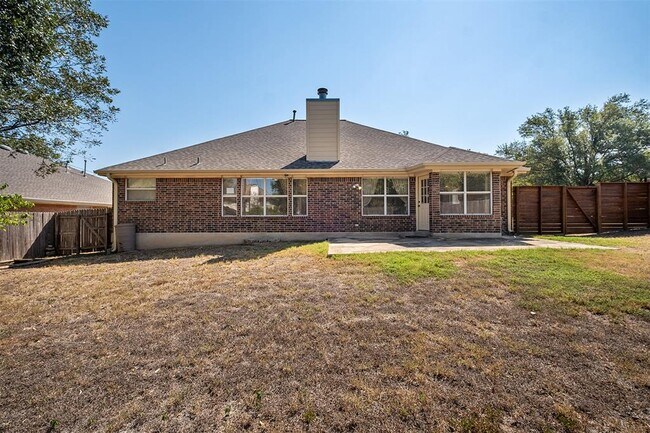 Building Photo - 500 Sophie Ct