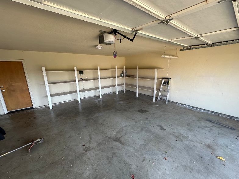 Building Photo - 1917 Trumpet Dr