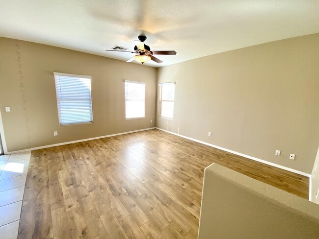 Building Photo - 45639 W Barbara Ln