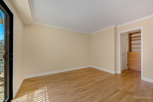 Building Photo - 383 Lombard St