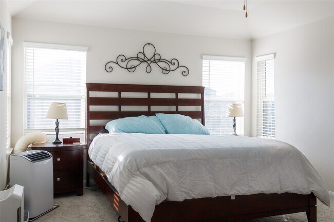 Building Photo - 10201 Waterwall Ln