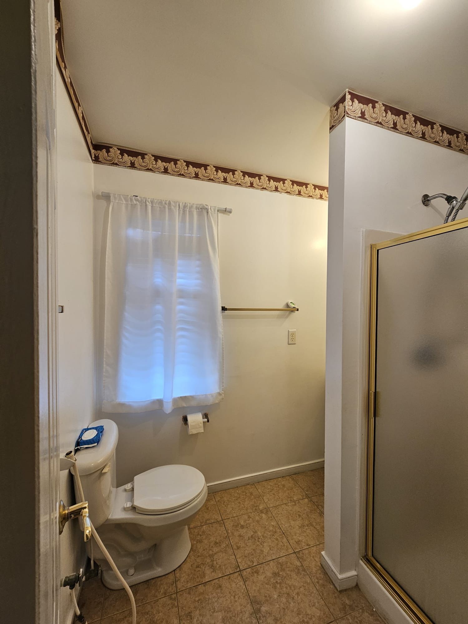 Building Photo - 1300 Lomond Dr