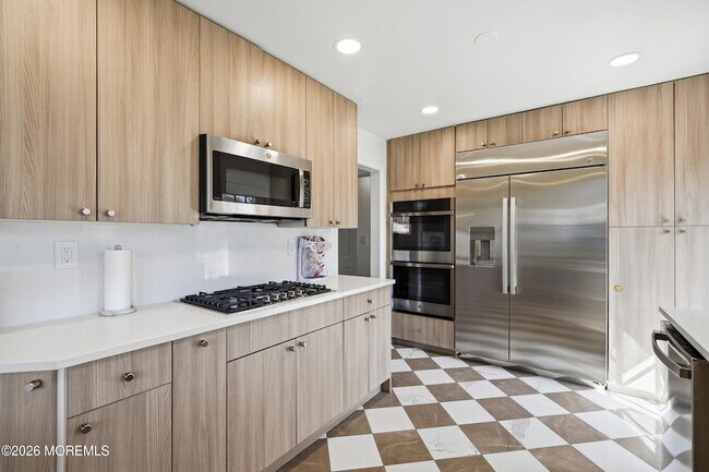 Building Photo - 227 Chatham Ave