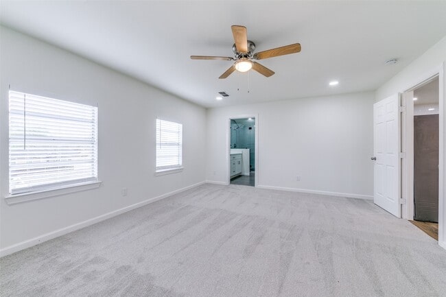 Building Photo - 2917 Dale Dr