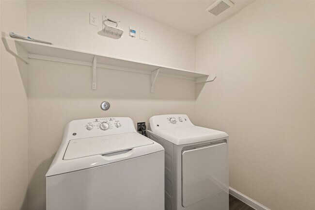 Building Photo - 31247 Williams Lndg St