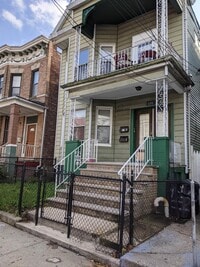 Building Photo - 239 Bayview Ave