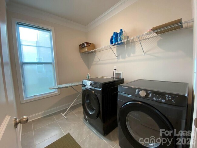 Building Photo - 2530 Napa Terrace