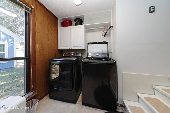 Building Photo - 506 Cali Dr